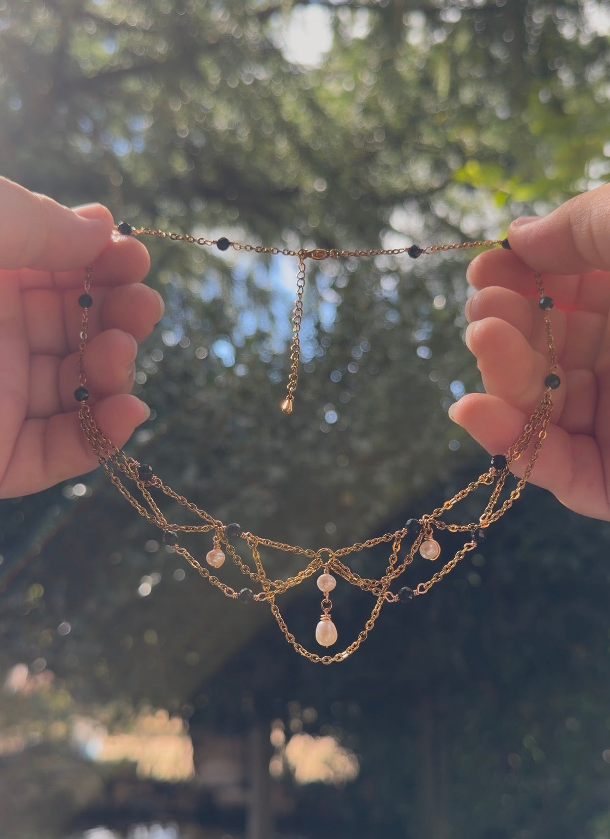 Collier Diane, unique doré, saphir, perles d'eau douce A et AA