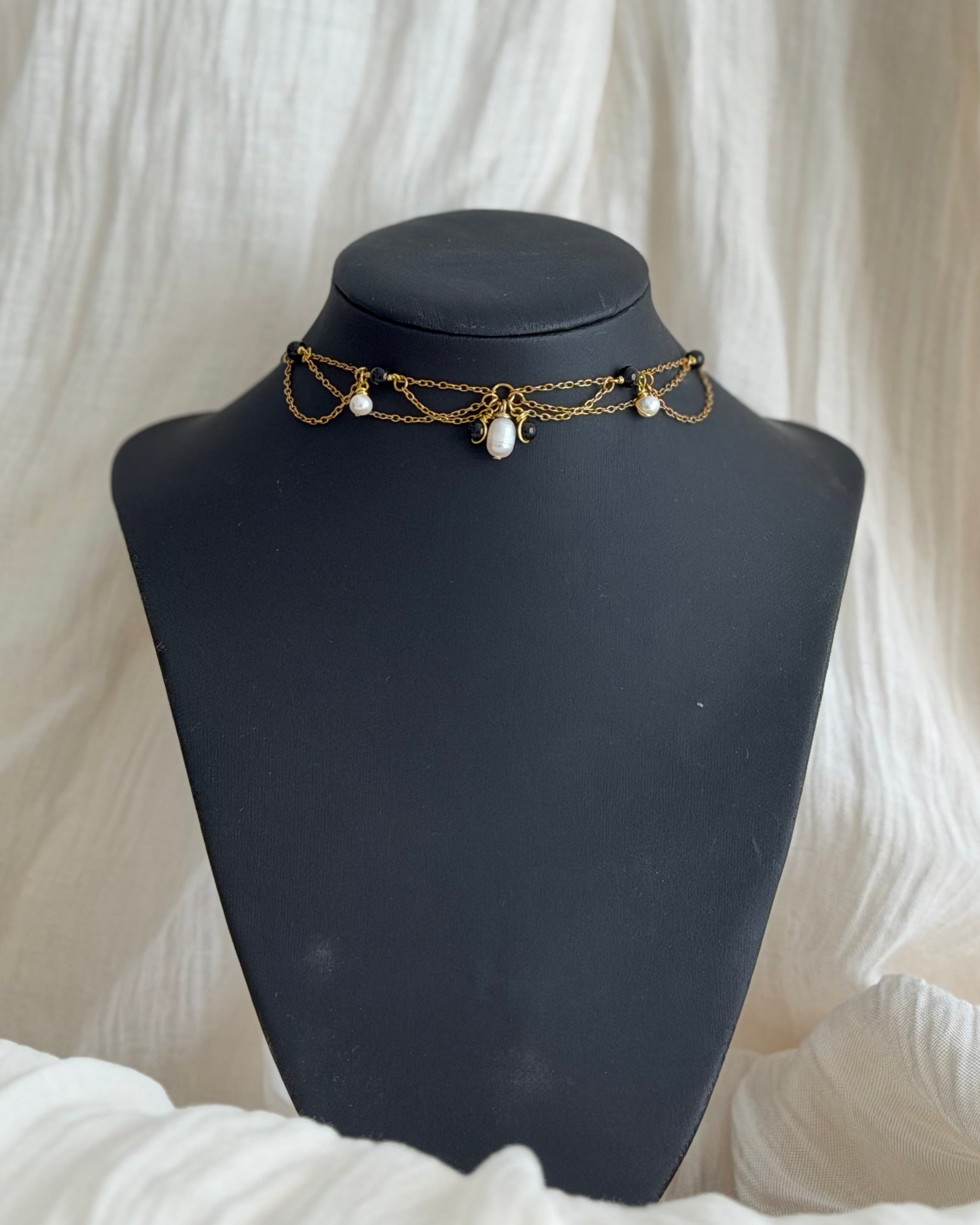 Collier Janessa, obsidienne noire, perles d'eau douce A et AA