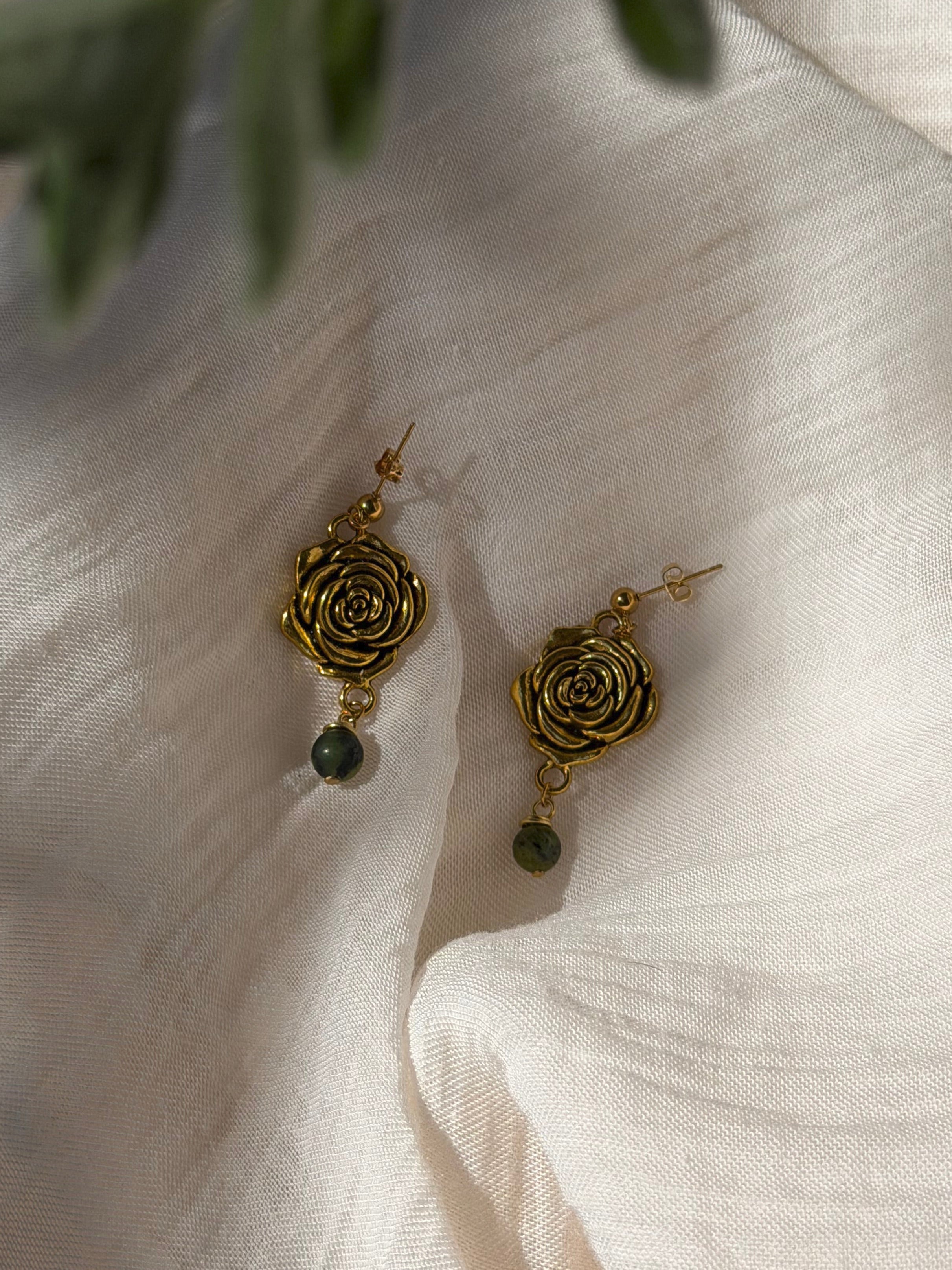 Boucles d'oreilles Les Épines, version doré, jade canadien 3A, pendentif rose