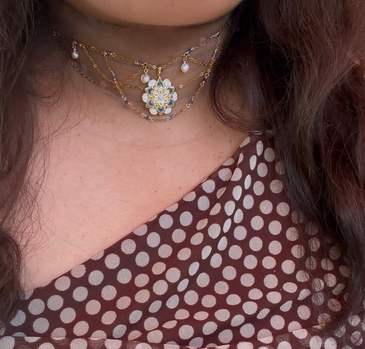 Collier Saphir de Hightower, lapis lazuli, perle d'eau douce, pendentif mandala fleur