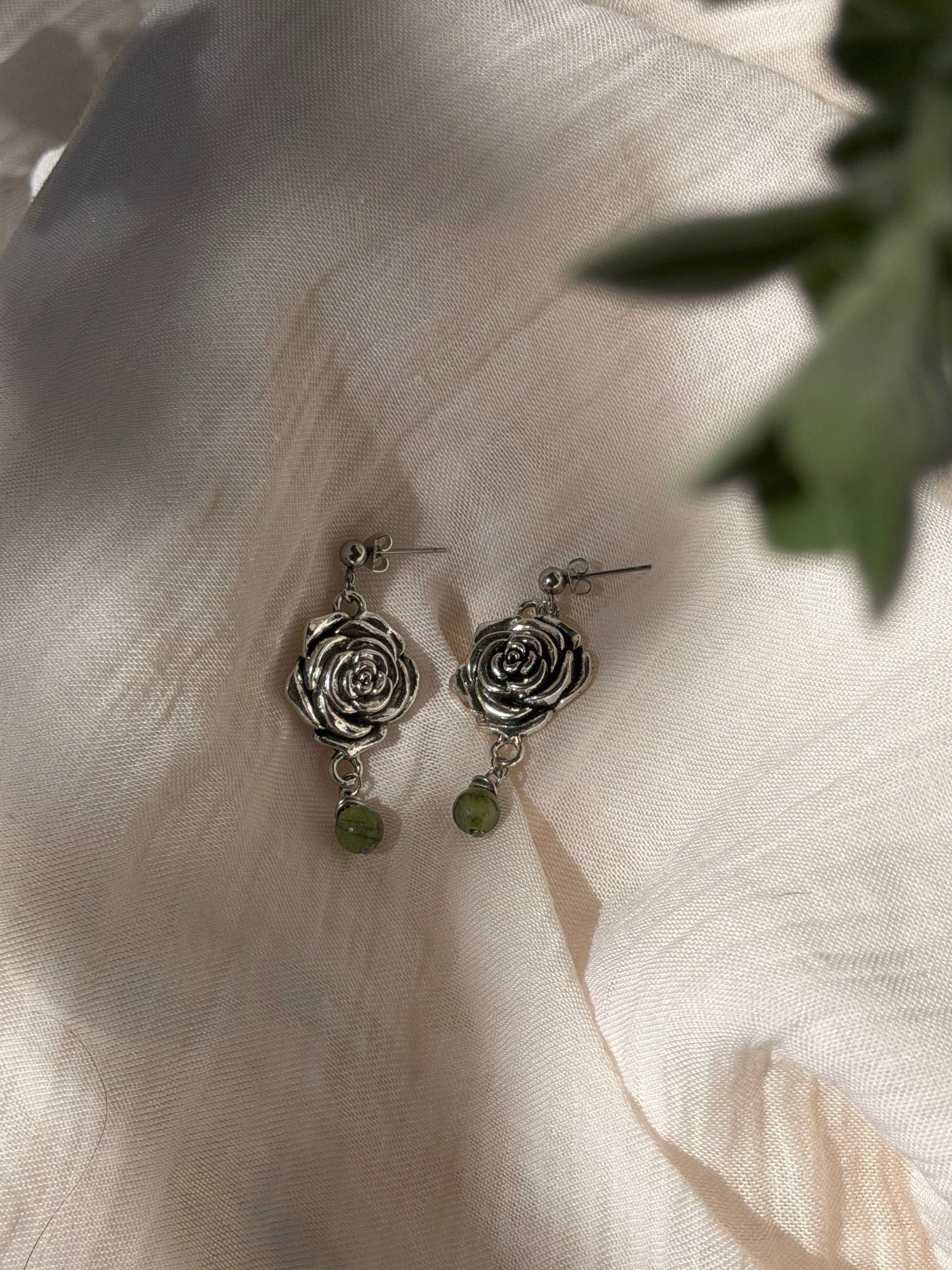 Boucles d'oreilles Les Épines, version argenté, jade canadien 3A, pendentif rose