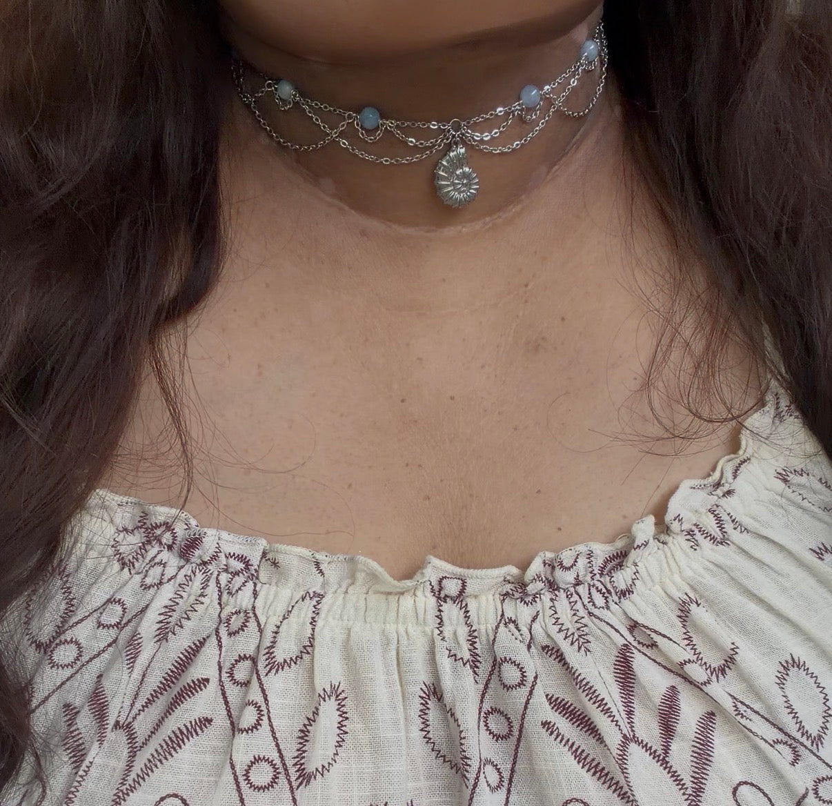 Collier Mélodie, unique argenté, calcédoine, pendentif coquillage