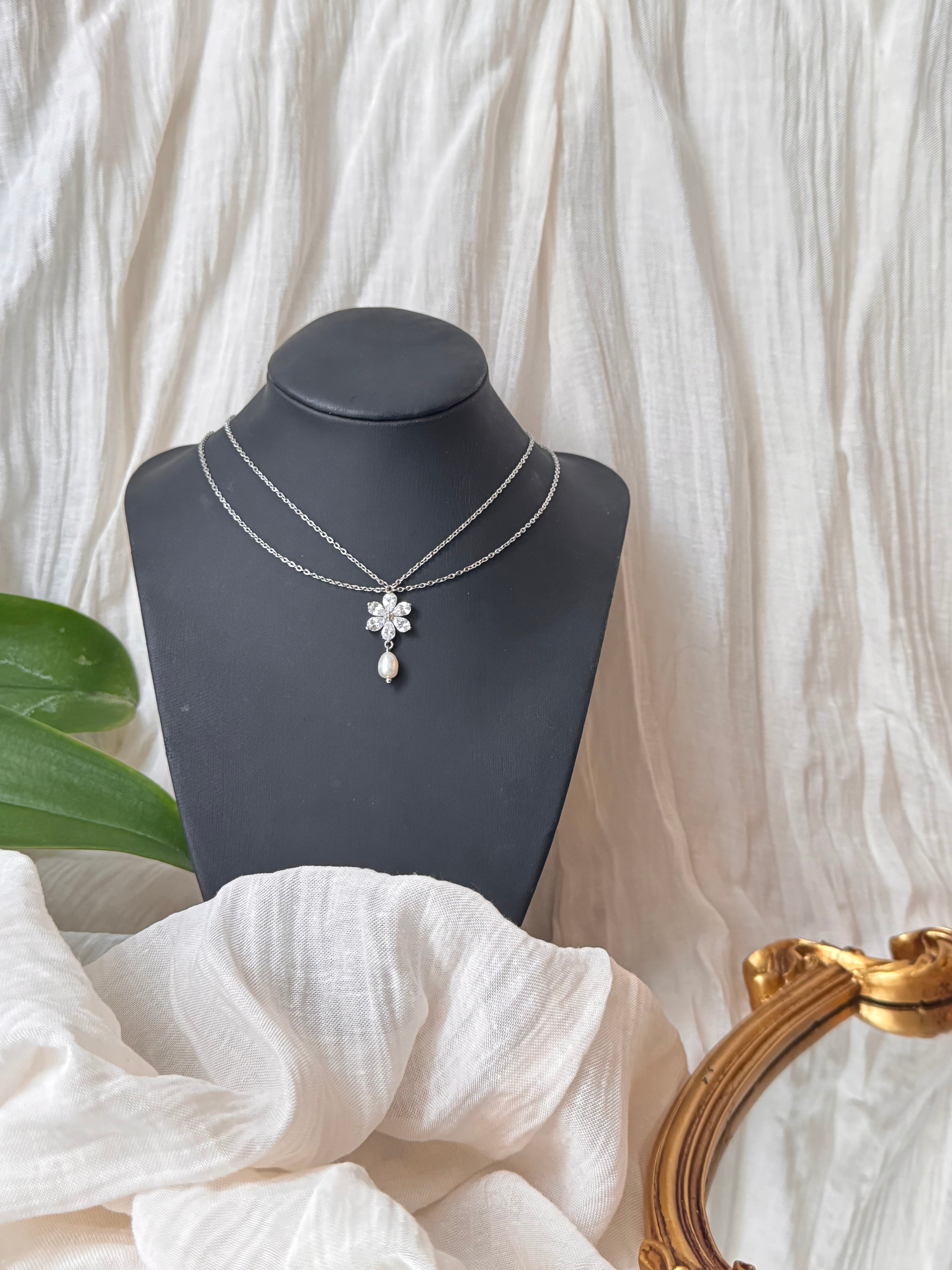 Collier Le Diamant de la Saison Perles d’eau douce 2A et fleur zircon argenté