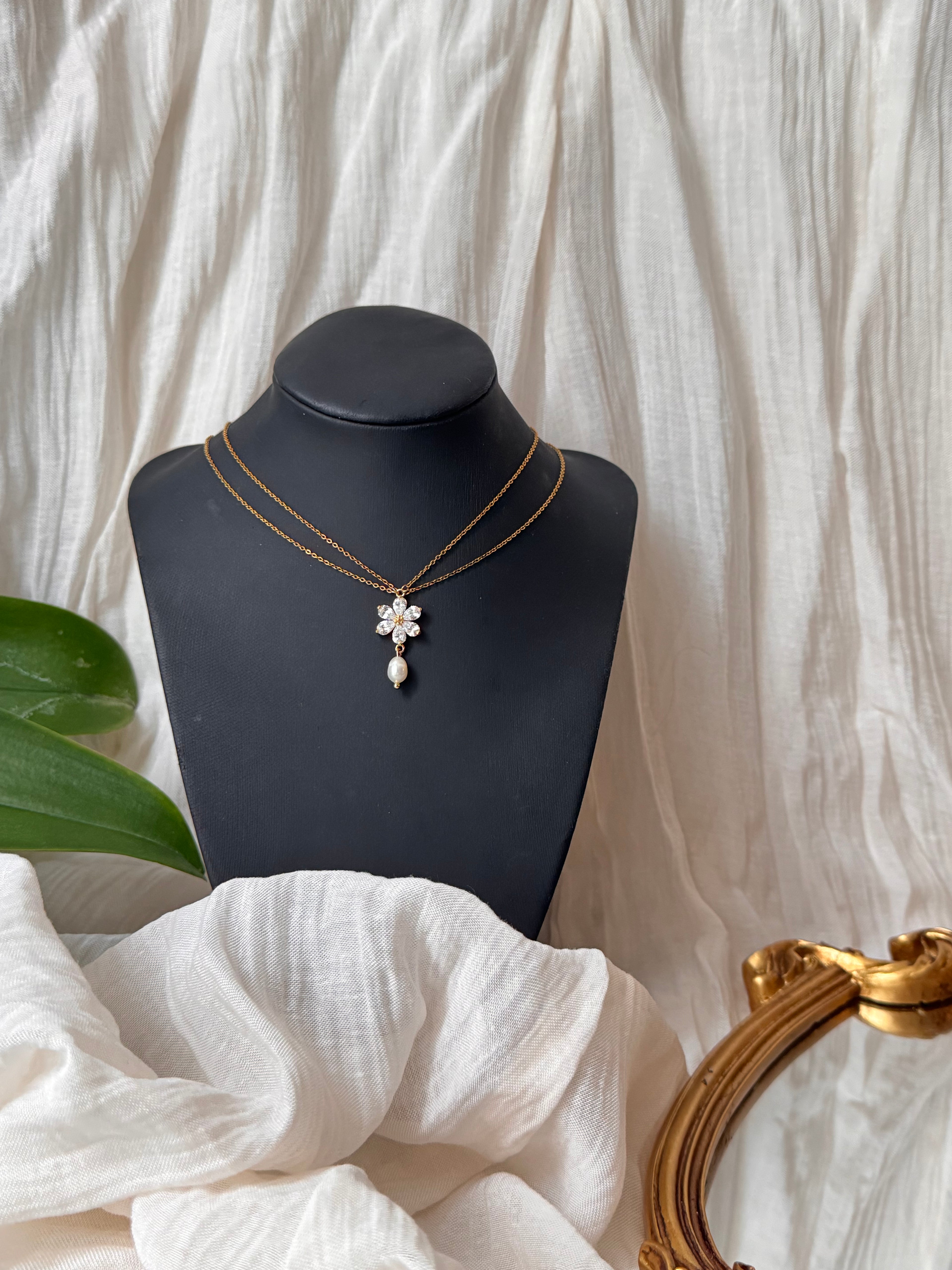 Collier Le Diamant de la Saison Perles d’eau douce 2A et fleur zircon argenté