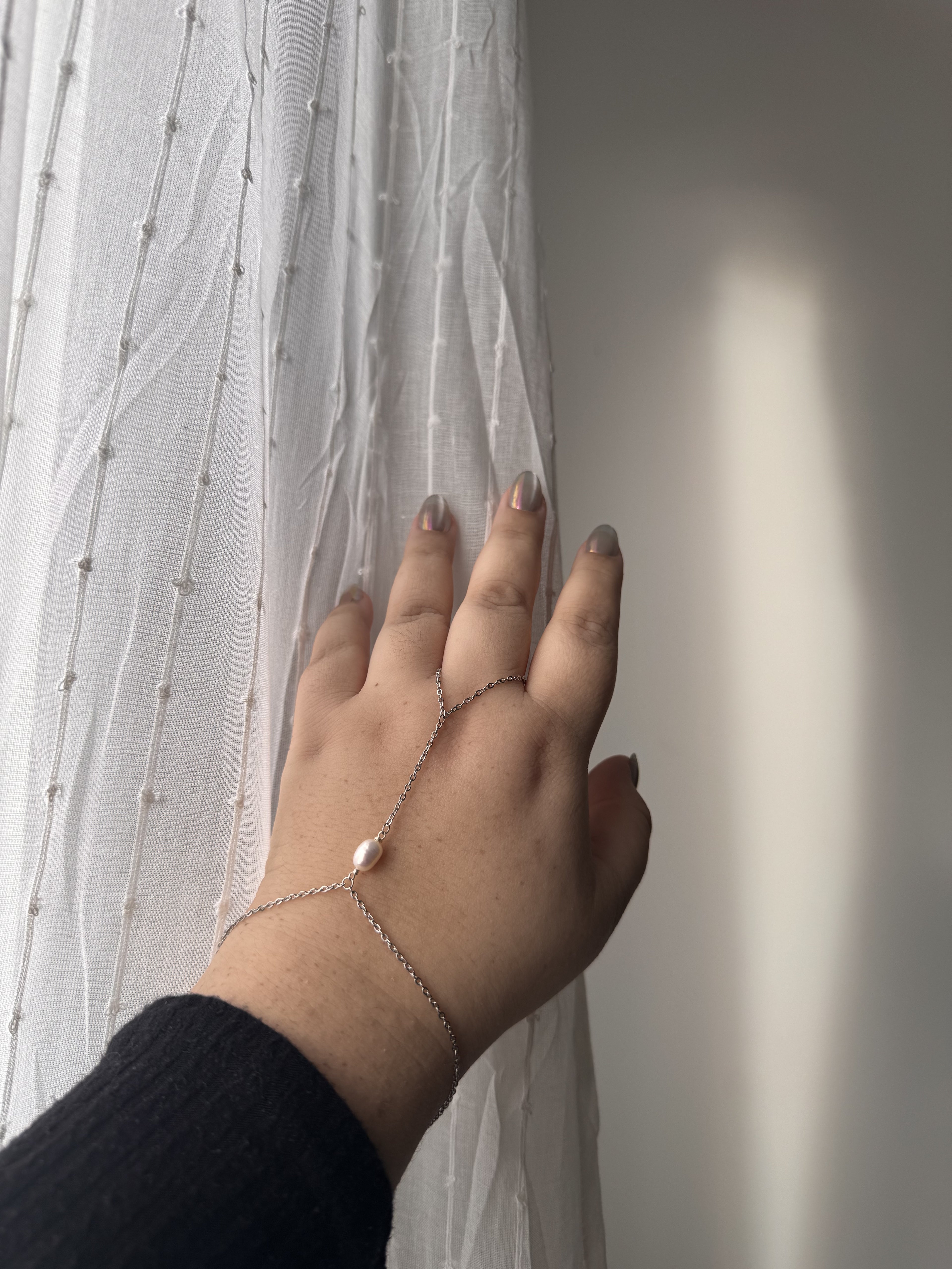 Bijou de main La Délicate Perles d’eau douce 1A, Bridgerton modernisé