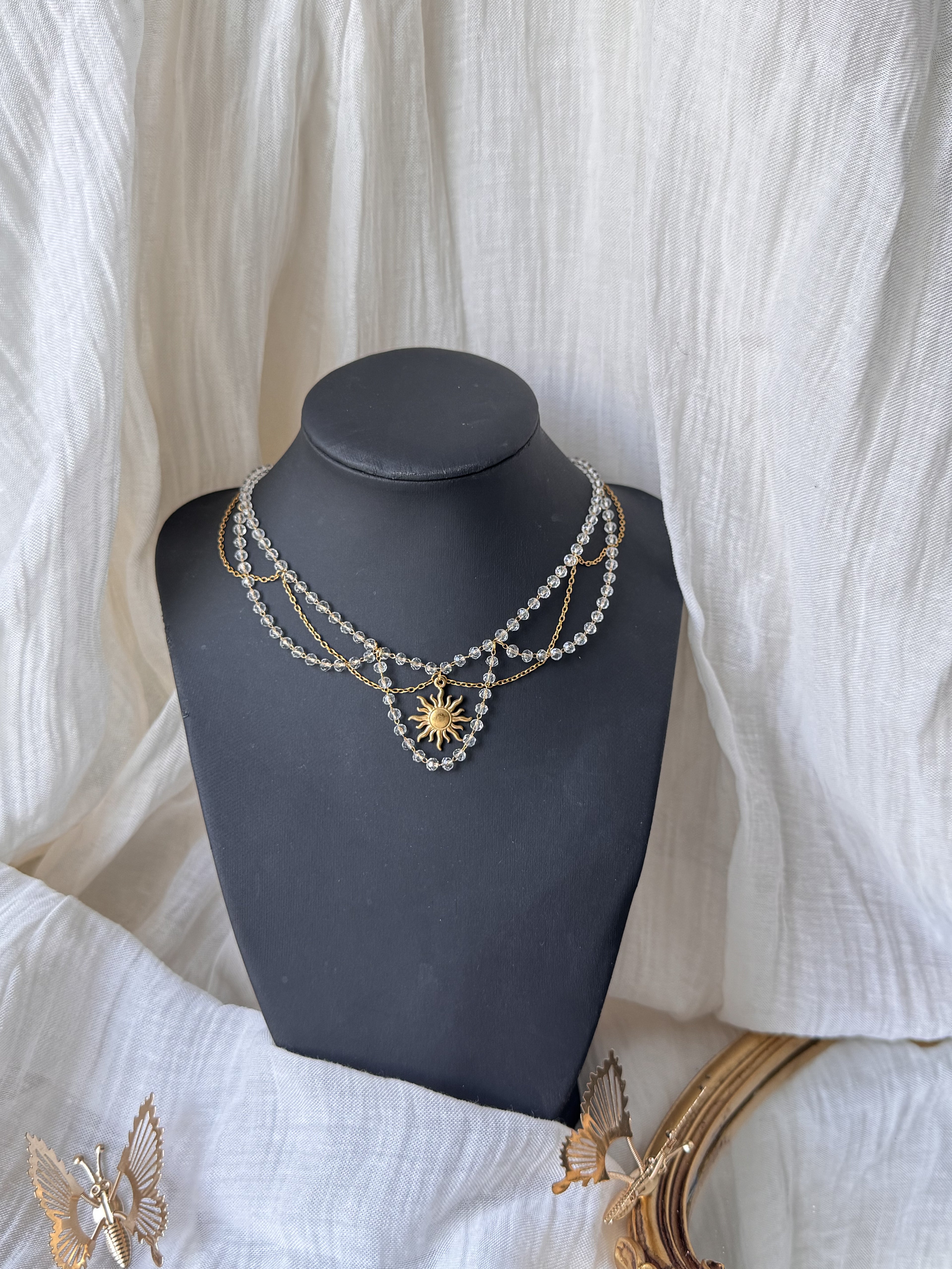 Collier Solaria Perles de verre, pendentif soleil