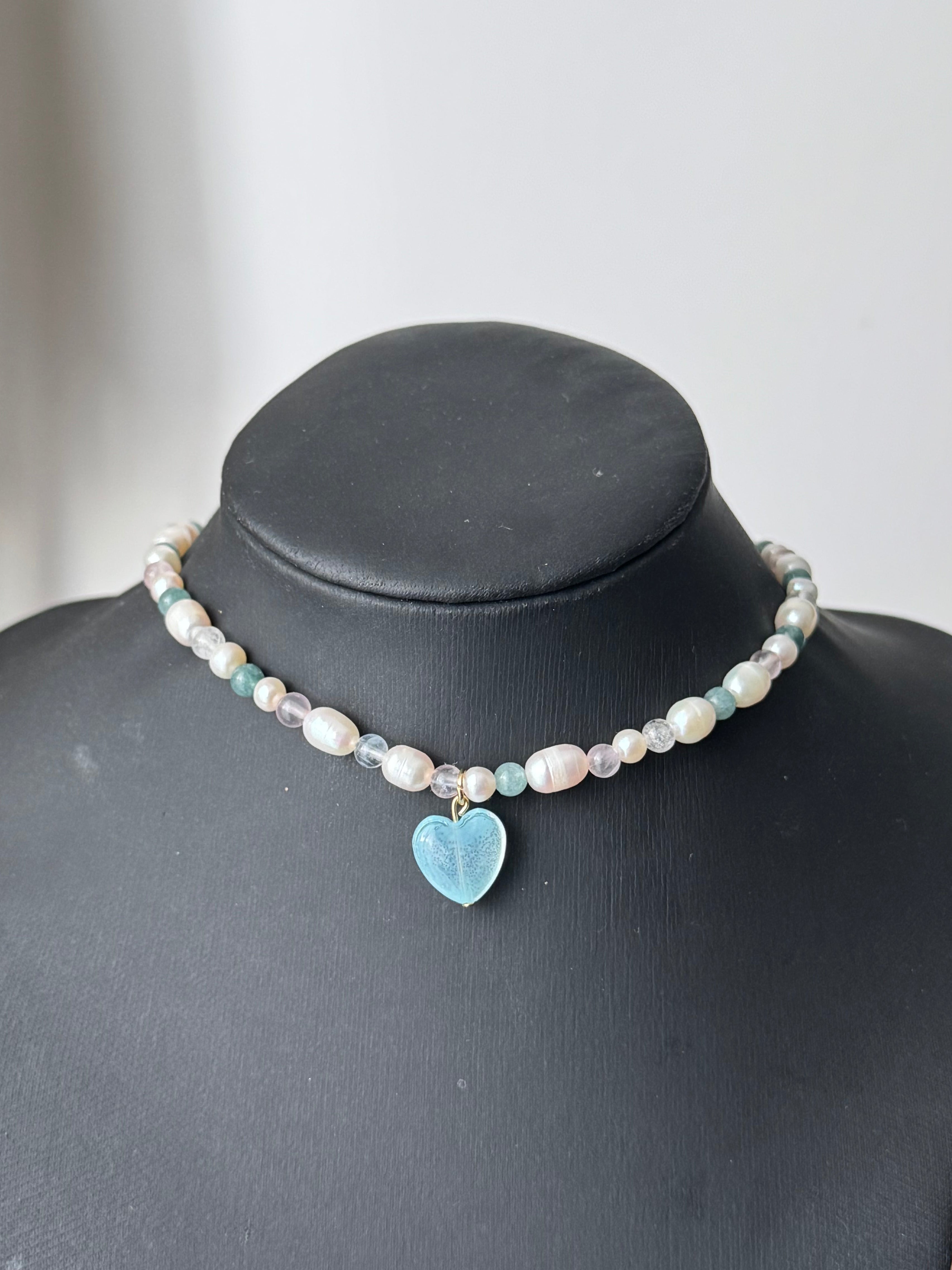 Collier Kiko perle d'eau douce, cristal de roche 3A, quartz rose 5A, aigue-marine doré