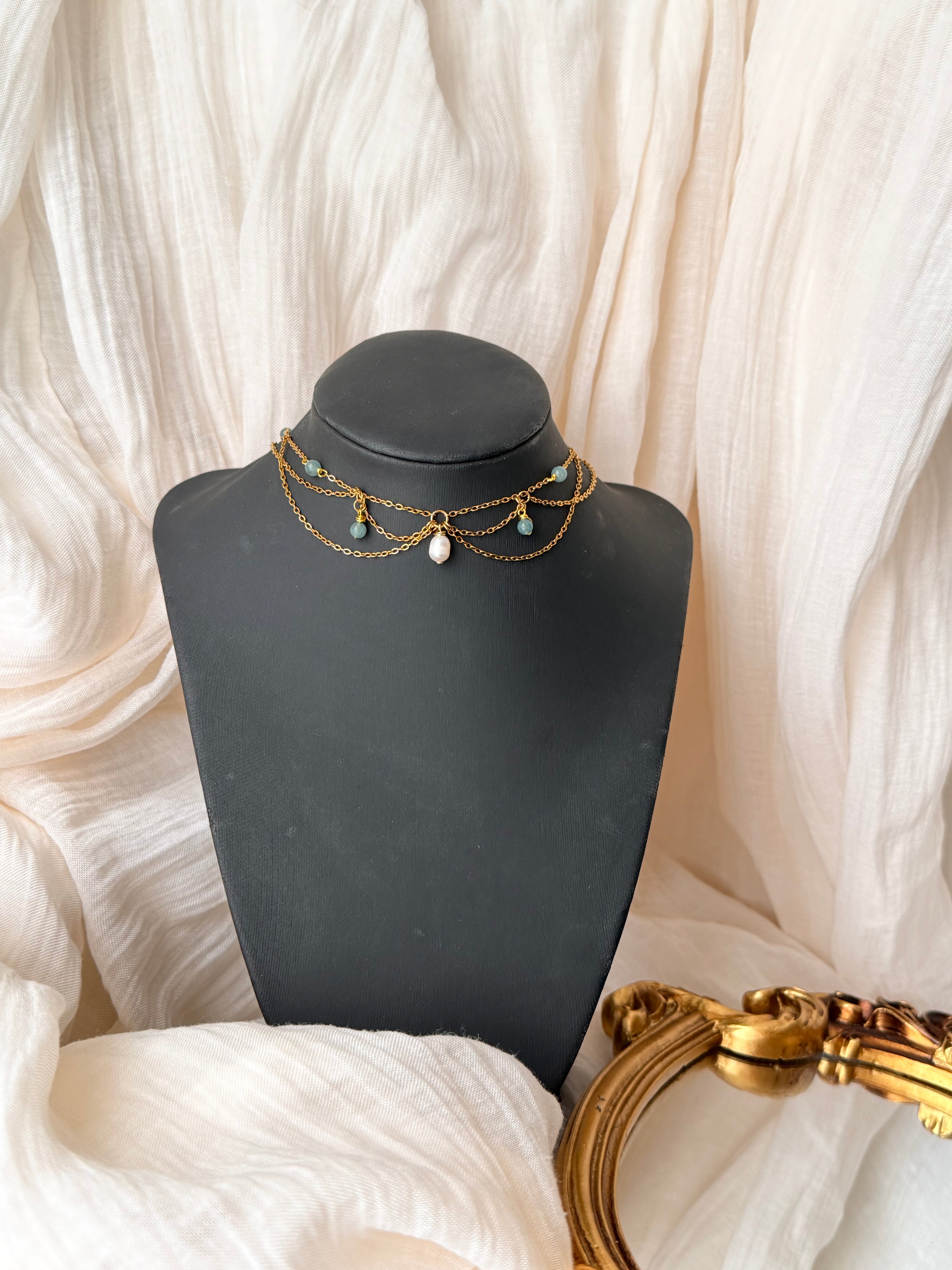Collier Éloïse, aigue-Marine et perle d’eau douce A, pièce unique doré